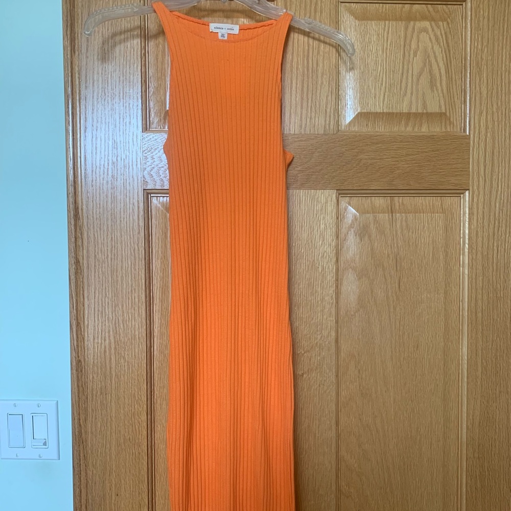 Orange body dress. Perfect for summer!